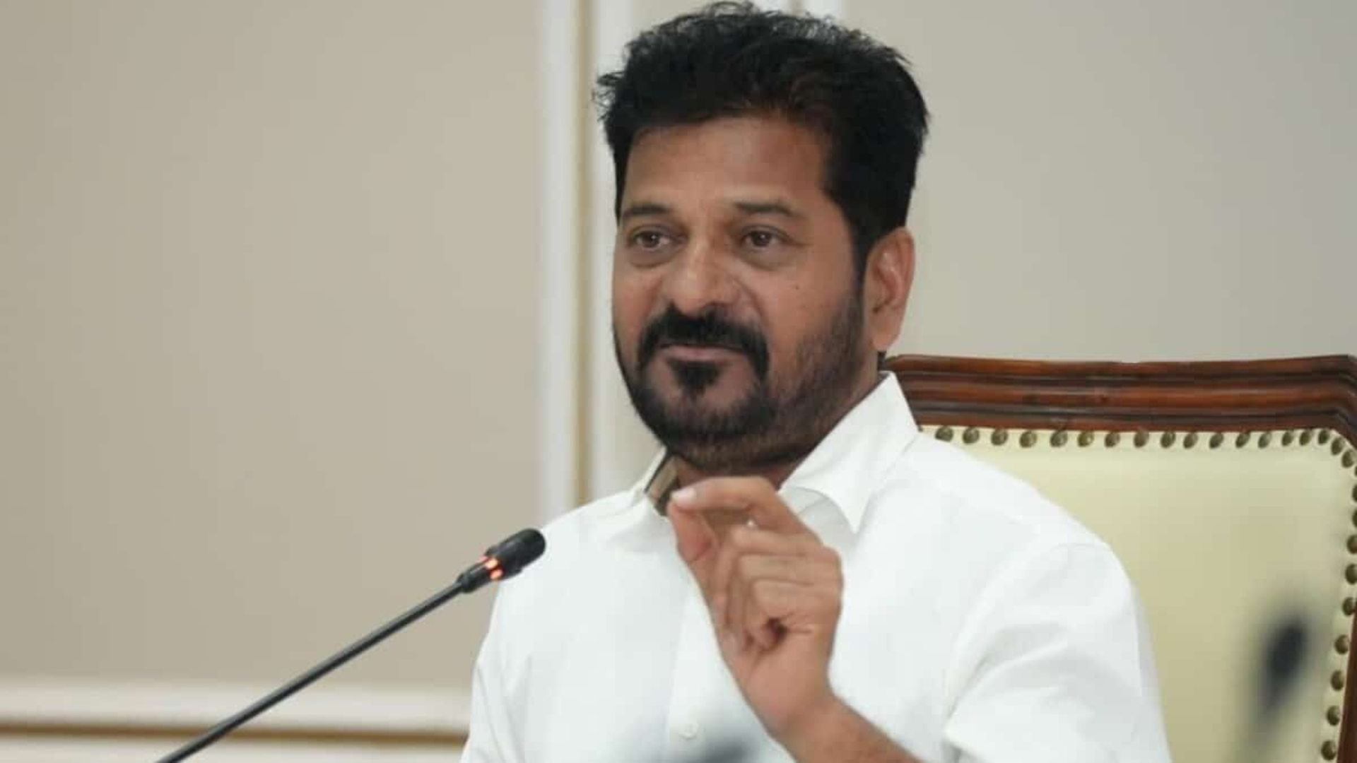 మంచి పాలన అందించండి.. కొత్త సర్పంచులకు సీఎం రేవంత్ పిలుపు!